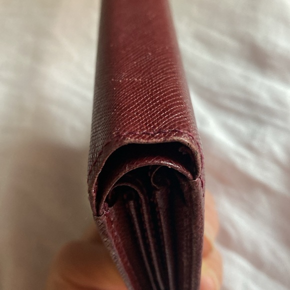 Burberry bifold leather wallet with some fabric plaid inside in GUC - Picture 14 of 14